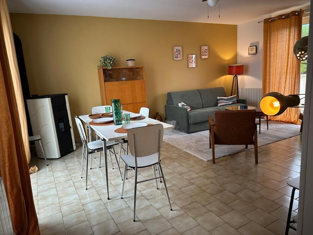 Maison Seventies Climatisee, Parking Prive Шабли Екстериор снимка